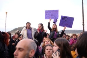 2019 0308 19035600 800x533 Más alto imposible: Donostia clama por la igualdad en su 8M