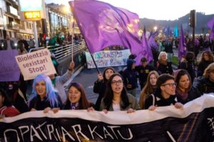 2019 0308 19233100 800x533 Más alto imposible: Donostia clama por la igualdad en su 8M