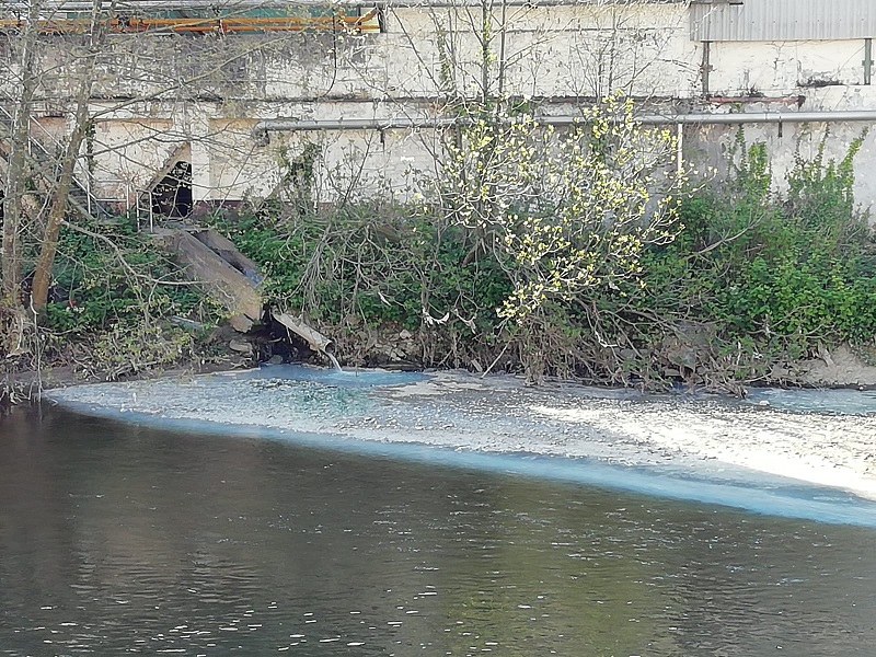 Eguzki denuncia un nuevo vertido de Papelera del Oria 1 Zizurkil Eguzki denuncia un nuevo vertido de Papelera del Oria
