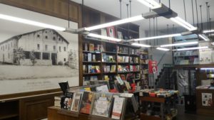 caseria 300x169 - El 60º cumpleaños de librería Zubieta, gran "excusa" para poner en valor al gremio