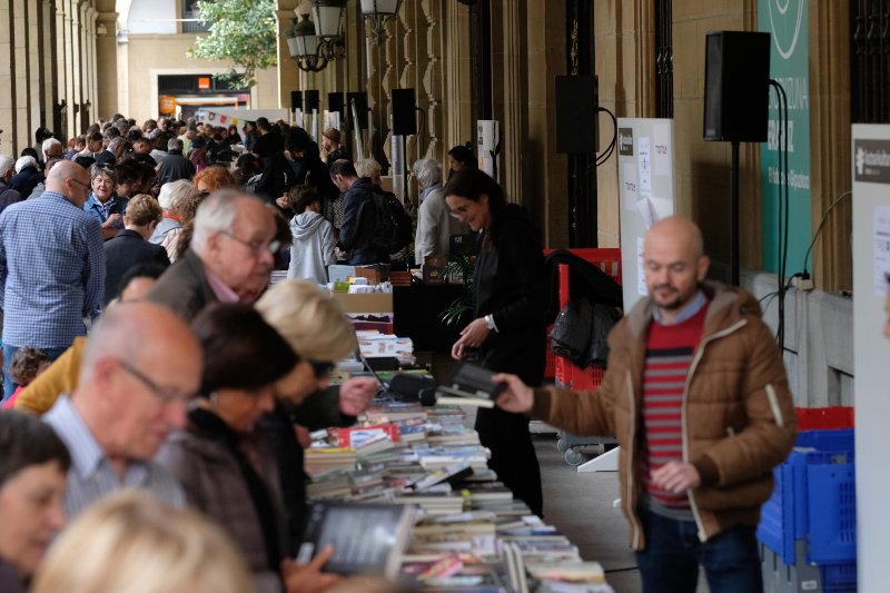 Imagen de archivo. Feria del libro de 2019 en la plaza Gipuzkoa. Tras dos años de ausencia se recupera este 23 de abril. Foto: Santiago Farizano