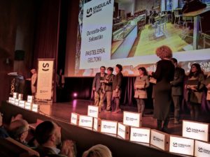 FMG Una veintena de comercios se suma a las Singular Dendak y son ya 163