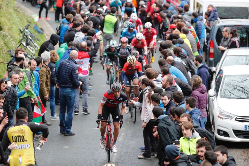 Itzulia4 Comienza la Itzulia Basque Country con los mejores ciclistas pero sin afición