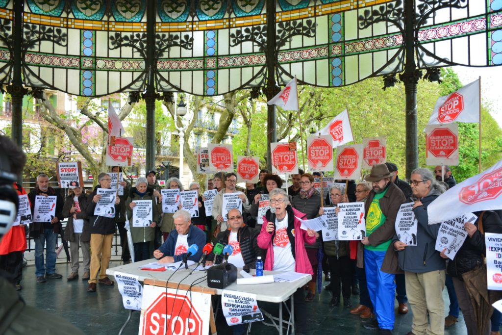 Stop Desahucios sigue atendiendo a quienes necesitan de la entidad 16 stop desahucios bule Stop Desahucios sigue atendiendo a quienes necesitan de la entidad