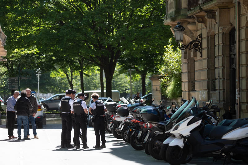 DSCF8975 Técnicos del Ayuntamiento realizan un informe de salubridad en Moraza 1