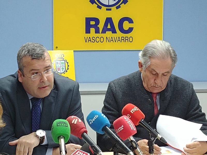 El presidente del RACVN, Pedro Martínez de Artola, y el director gerente del club automovilista, Eduardo Martínez.