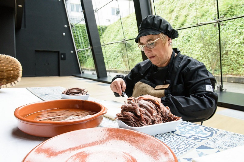 anchoas Anchoa: Comienzo intenso de campaña con 7.000 toneladas descargadas en los puertos vascos