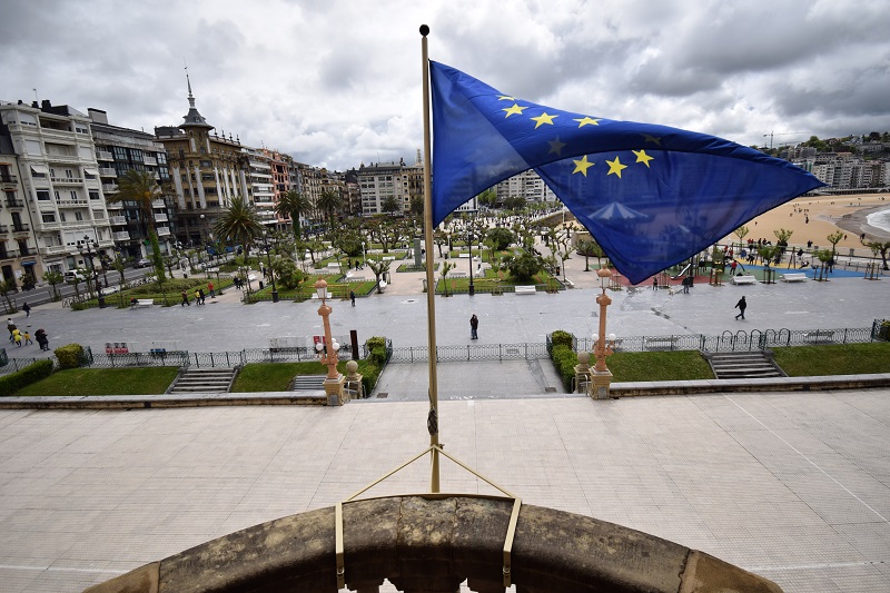 bandera europea La bandera europea ondea en el Ayuntamiento donostiarra