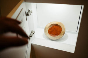 donostitik sensorium 04 'Sensorium' invita en Tabakalera a tocar, oler, escuchar, mirar y saborear