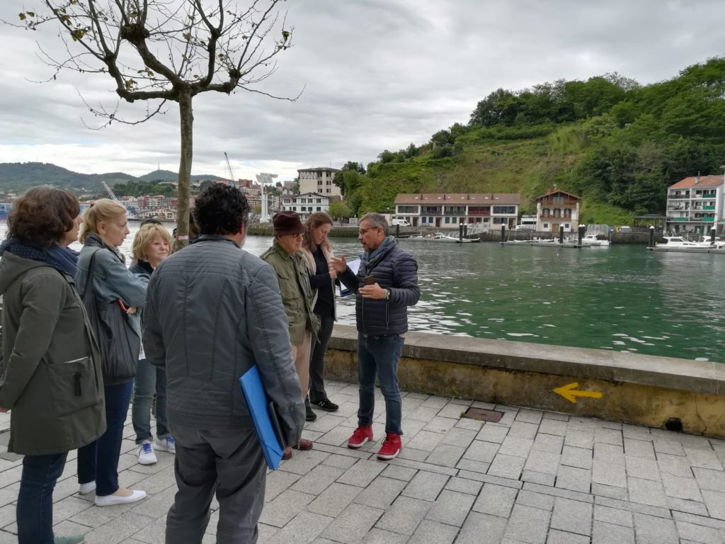 Cámaras listas: Woody Allen ya está en Donostia 16 D82ttMUXYAEb8Dj Cámaras listas: Woody Allen ya está en Donostia
