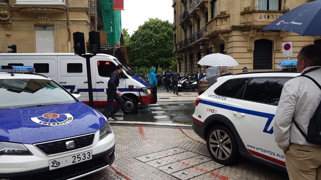 Altercado y dos detenidos en una nueva operación de la Ertzaintza en Moraza 1 4 IMG 20190605 WA0002 Altercado y dos detenidos en una nueva operación de la Ertzaintza en Moraza 1