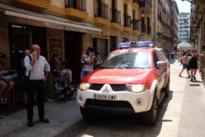 Incendio sin víctimas en la calle Fermín Calbetón 5 2019 0704 13061200 800x533 Incendio sin víctimas en la calle Fermín Calbetón