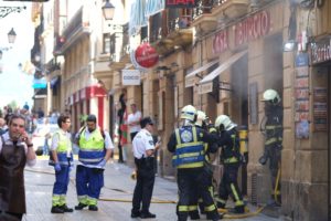 Incendio sin víctimas en la calle Fermín Calbetón 4 2019 0704 13063800 800x533 Incendio sin víctimas en la calle Fermín Calbetón