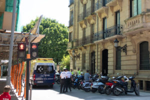 Un trabajador trasladado al hospital tras sufrir un ataque epiléptico en Árbol de Gernika 3 DSCF8426 Un trabajador trasladado al hospital tras sufrir un ataque epiléptico en Árbol de Gernika