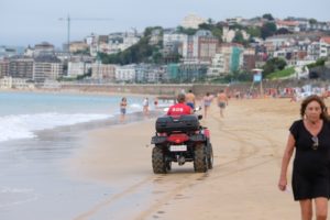 2019 0830 19400700 800x533 Prohibido el baño en parte de Ondarreta por una nueva mancha de fuel