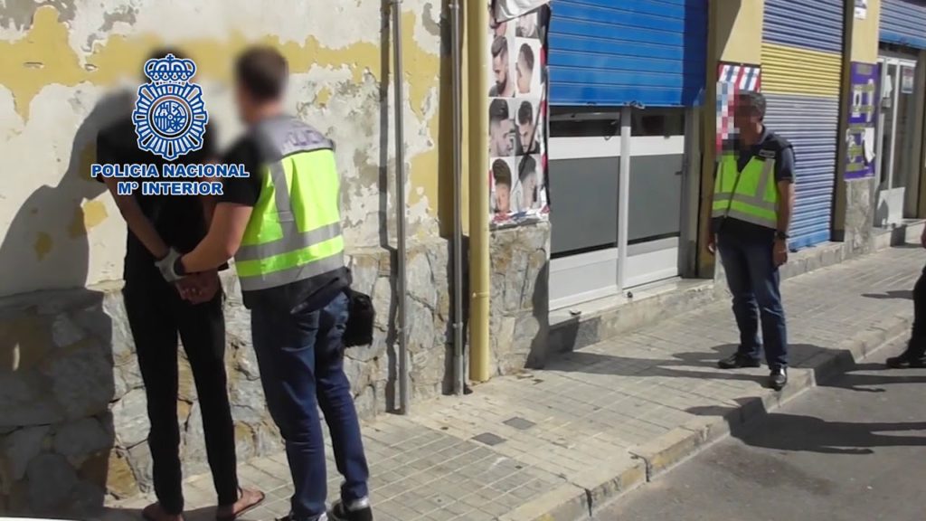 Detenido un presunto colaborador de DAESH con apoyo de la brigada gipuzkoana de la Policía Nacional 2 Detenido un presunto colaborador de DAESH Detenido un presunto colaborador de DAESH con apoyo de la brigada gipuzkoana de la Policía Nacional
