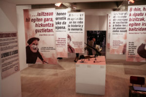 DSCF4030 La Guerra Civil, en el Koldo Mitxelena, con más personas que efemérides bélicas