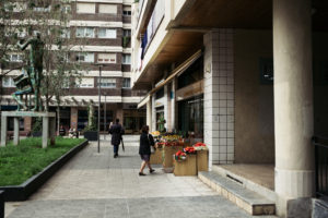 Los vecinos de la plaza de los Etxeberri recogen firmas para quitar los escalones 3 DSCF7447 Los vecinos de la plaza de los Etxeberri recogen firmas para quitar los escalones