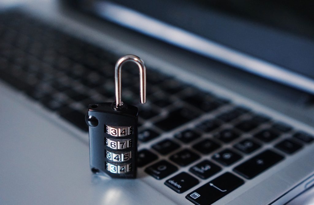 El centro de ciberseguridad industrial ZIUR abrirá sus puertas el 15 de noviembre 2 computer 1591018 1280 El centro de ciberseguridad industrial ZIUR abrirá sus puertas el 15 de noviembre