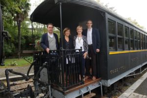 tren autoridades El Museo Vasco del Ferrocarril recibe a más de 620.000 visitantes en 25 años