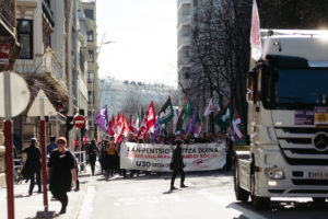 DSCF2852 La huelga saca en Donostia a miles de personas a la calle