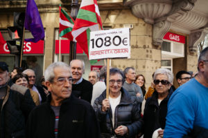DSCF2873 La huelga saca en Donostia a miles de personas a la calle