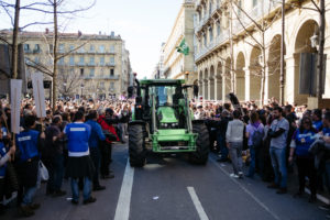 DSCF2913 300x200 - La huelga saca en Donostia a miles de personas a la calle