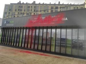 Salburua Lanbide denuncia una agresión a un guarda en la oficina de Lasarte-Oria