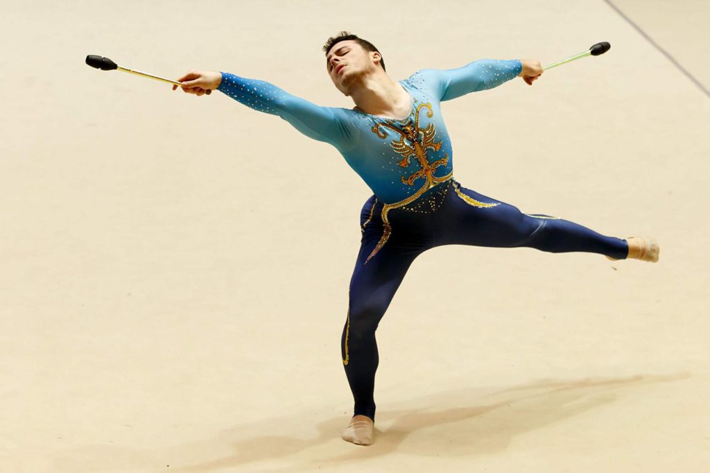 unai arrieta gimnasia ritmica 3 "Más niños probarán la rítmica cuando dejemos de dividir la vida en cosas para chicos y para chicas"
