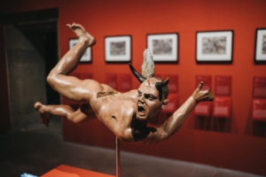 DSCF1469 El diablo espera en el Museo San Telmo