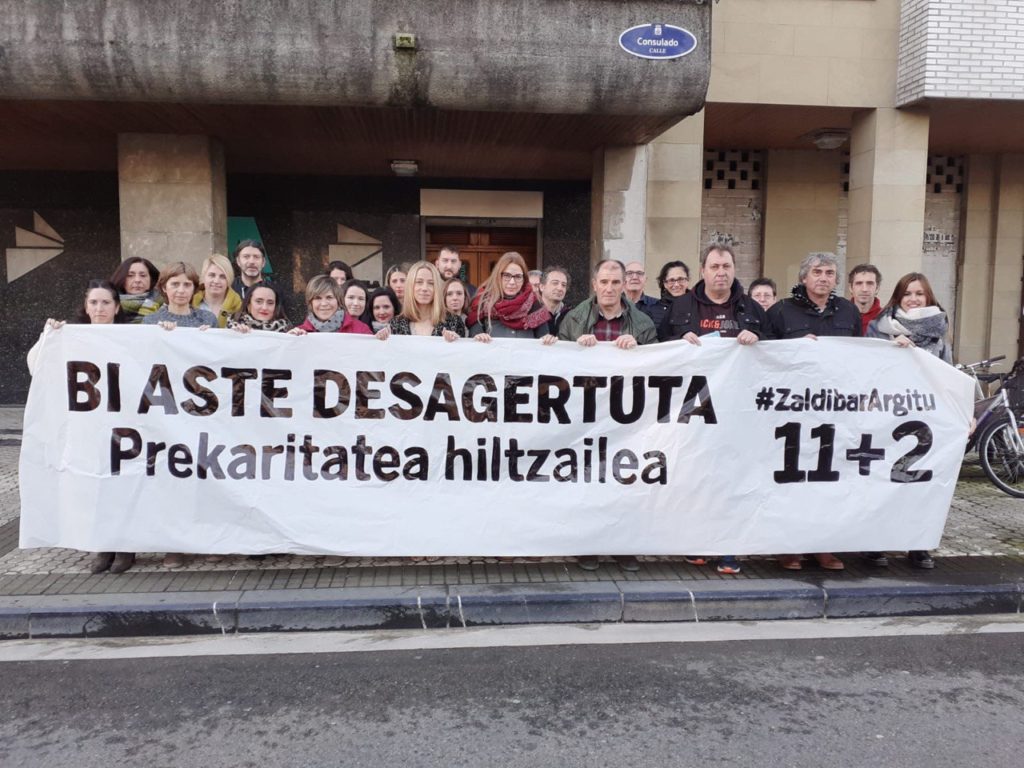 Los sindicatos se concentran al unísono y piden que se recupere a los desaparecidos 4 Ela Zaldibar Los sindicatos se concentran al unísono y piden que se recupere a los desaparecidos