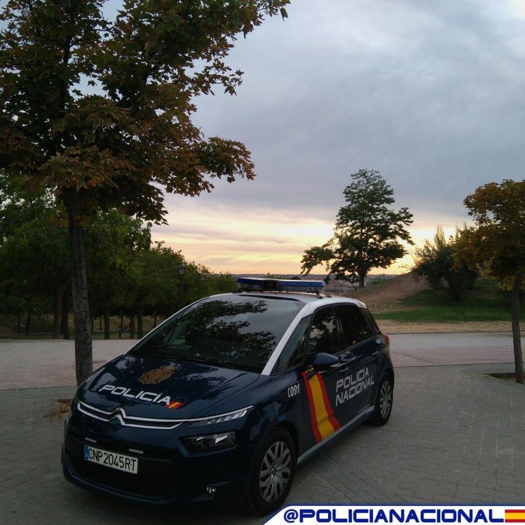 La Policía Nacional libera a cuatro mujeres prostituidas en pisos de Donostia 17 policianacional La Policía Nacional libera a cuatro mujeres prostituidas en pisos de Donostia