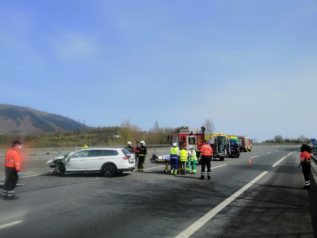 Oiartzun atrapado Un herido en un accidente en la AP-8 (Oiartzun)