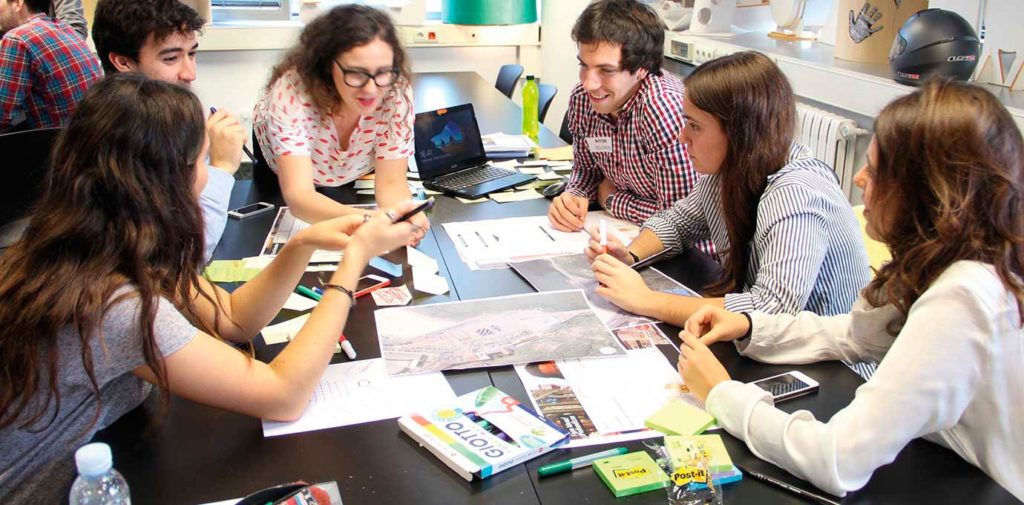 Deusto Business School lanza el programa de prácticas curriculares solidarias COVID 19 20 DBS covid Deusto Business School lanza el programa de prácticas curriculares solidarias COVID 19