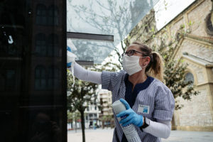 DSCF3728 800 30 de abril/11.24 Doble agradecimiento para quienes limpian por donde pasamos