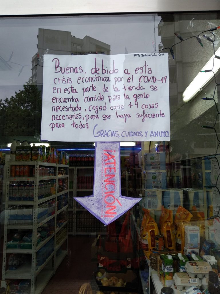 Un comercio en Trintxerpe: "Coged entre 1 y 4 cosas para que haya suficiente para todos" 1 Trintxerpe tienda Un comercio en Trintxerpe: "Coged entre 1 y 4 cosas para que haya suficiente para todos"