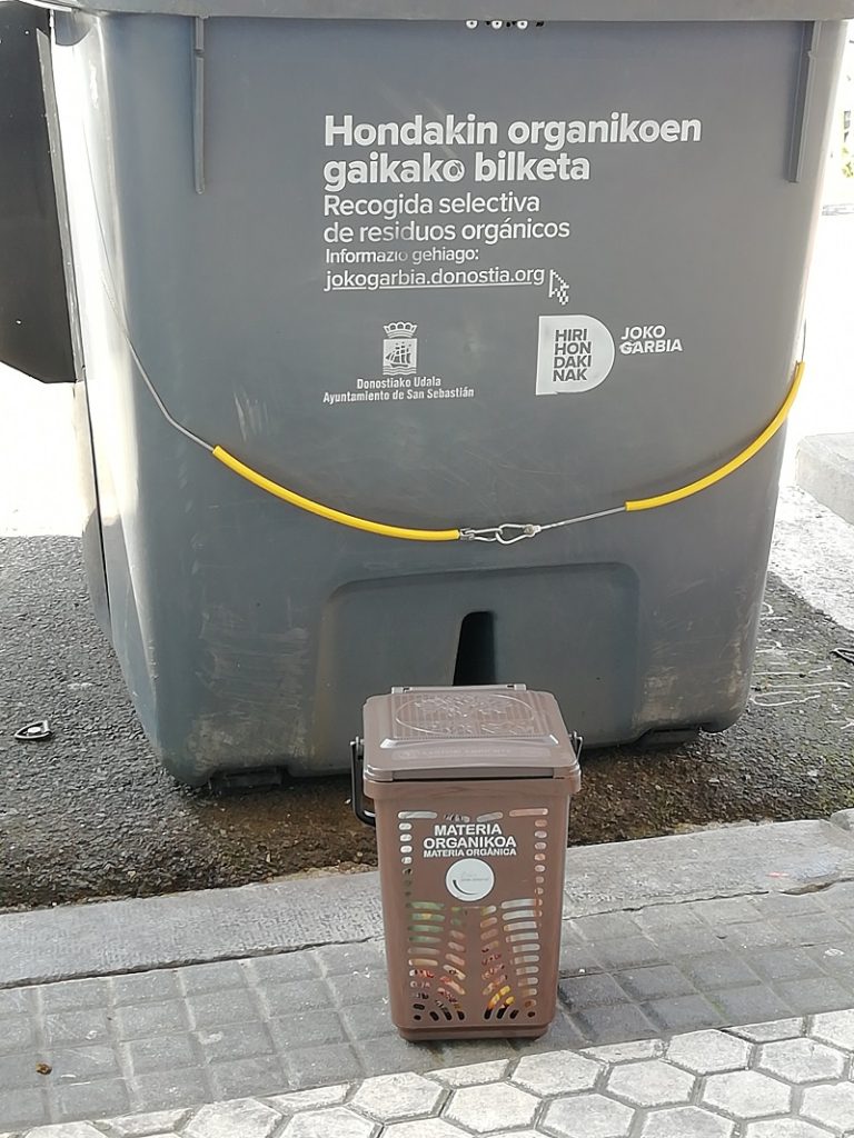 bolsas Eguzki Eguzki solicita reforzar el reparto de bolsas compostables en Donostia