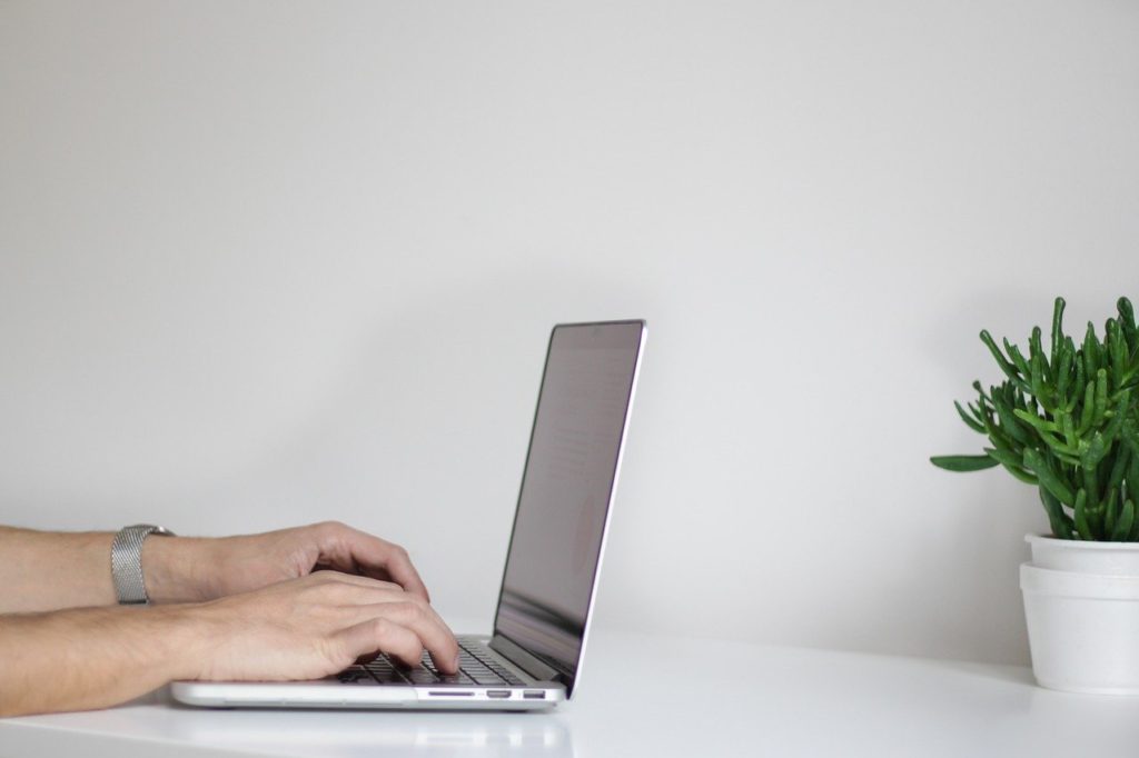 La Ertzaintza detecta un repunte de intentos de sextorsión en Euskadi 17 business 2178566 1280 La Ertzaintza detecta un repunte de intentos de sextorsión en Euskadi