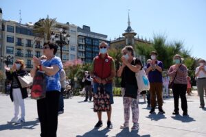 2020 0527 11044200 copy 800x533 Minuto de silencio en el Ayuntamiento donostiarra por los fallecidos a causa del Covid-19