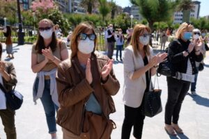 2020 0527 11055400 copy 800x533 Minuto de silencio en el Ayuntamiento donostiarra por los fallecidos a causa del Covid-19