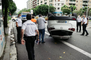 DSCF0964 300x200 - Un turismo se da a la fuga tras causar un accidente en la Avenida de Madrid