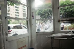 Un turismo se da a la fuga tras causar un accidente en la Avenida de Madrid 10 DSCF1025 Un turismo se da a la fuga tras causar un accidente en la Avenida de Madrid