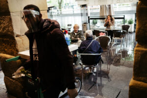 Los donostiarras buscan los bares... incluso bajo la lluvia 15 DSCF7817 Los donostiarras buscan los bares... incluso bajo la lluvia