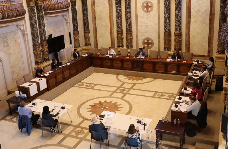 El Ayuntamiento comparte con los afectados su estrategia de apoyo al comercio, la hostelería y el sector turístico 1 Foto post coronavirus reunion El Ayuntamiento comparte con los afectados su estrategia de apoyo al comercio, la hostelería y el sector turístico
