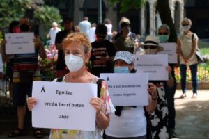 2020 0601 11065400 copy 800x533 Los pensionistas exigen cambios en las residencias gipuzkoanas