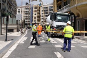 2020 0605 14250600 copy 800x533 (Ampliación) Las obras del Metro provocan un socavón en el sótano de un edificio de la calle Zubieta