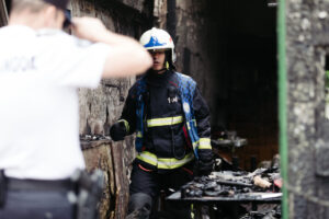 DSCF9082 300x200 - Un hombre trastornado provoca un incendio en Morlans