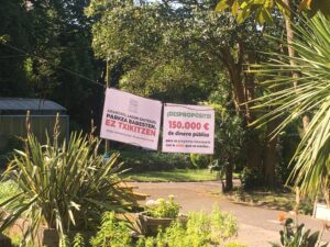 Ulia carteles Recelos de Uliako Lore Baratzak en el inicio de los trabajos de Aranzadi en los viveros