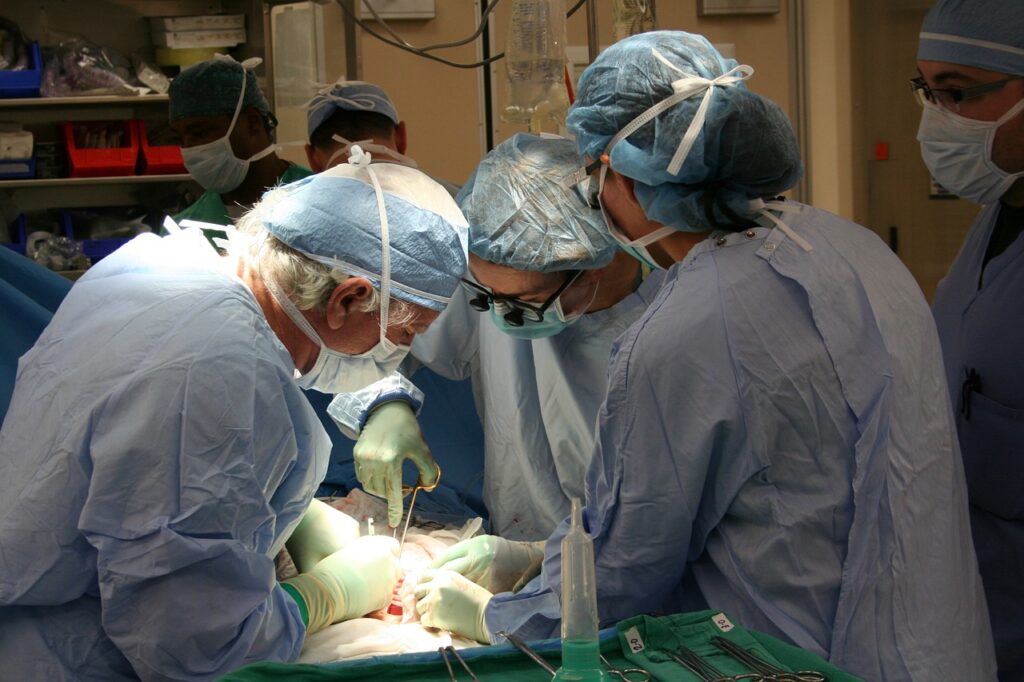 Los trasplantes recuperan el ritmo previo a la pandemia en Euskadi 10 surgery 1049588 1280 1 Los trasplantes recuperan el ritmo previo a la pandemia en Euskadi