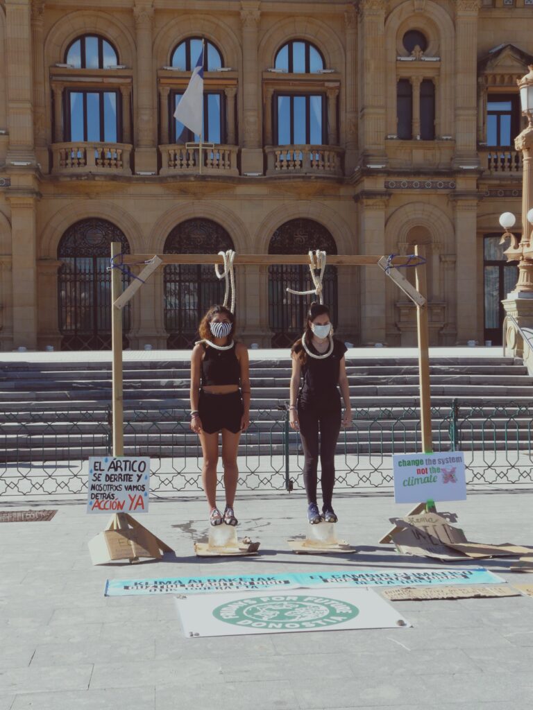 Fridays for Future denuncia en Donostia el cambio climático 7 8 min Fridays for Future denuncia en Donostia el cambio climático
